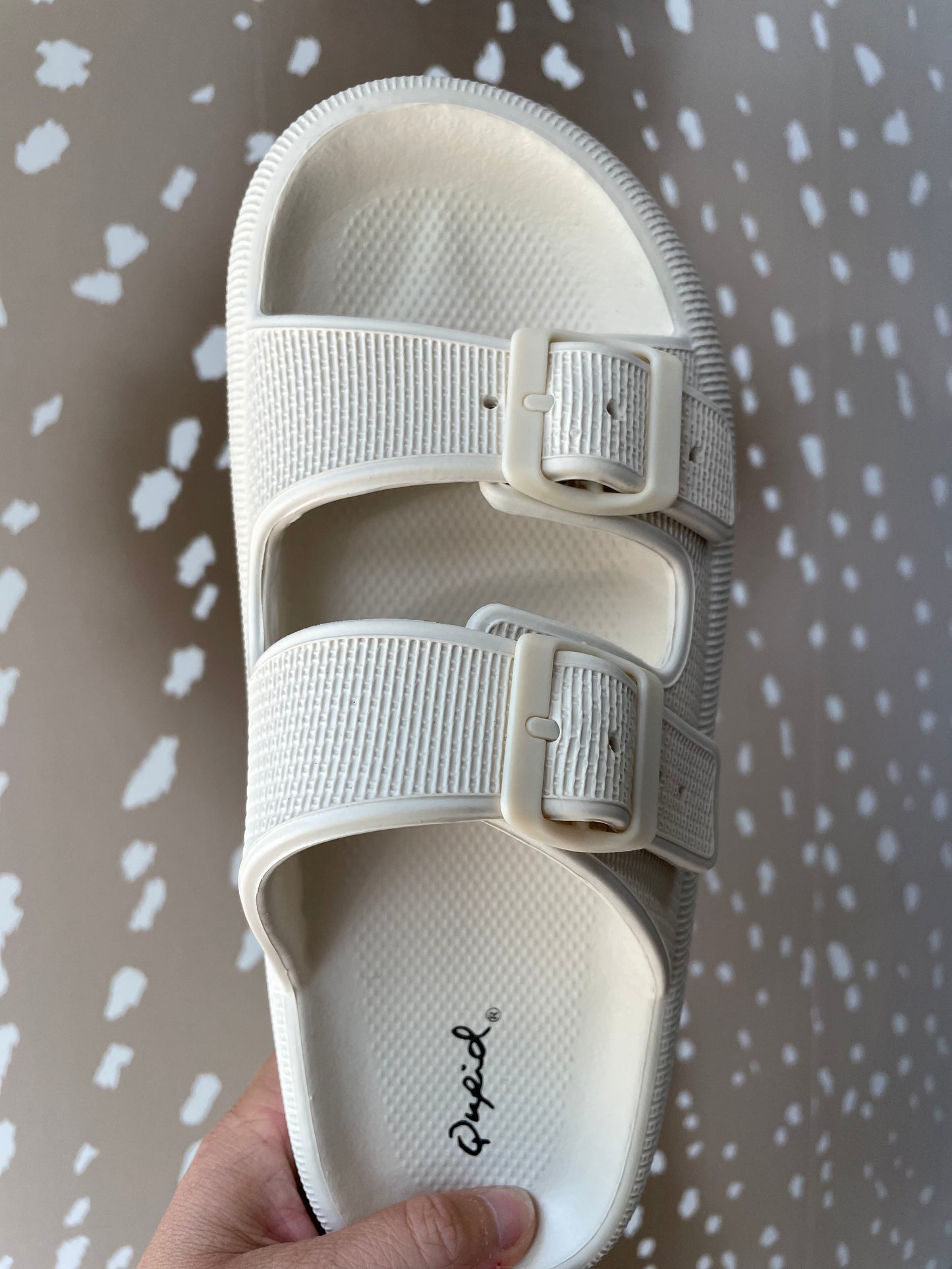 Lightweight Buckle Sandals {Off White}